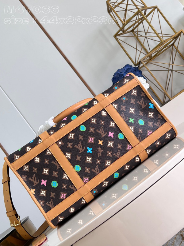 l0*is V*t0n dog bag-44*32*23cm