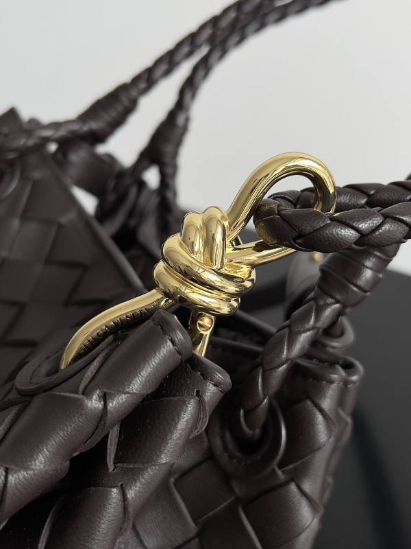 bo*te*ga Ve*ne*ta andiamo parachute small shoulder bag