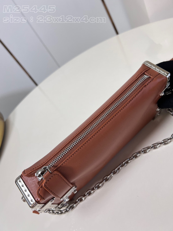 l0*is V*t0n slim trunk-23*12*4cm