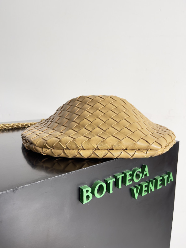 bo*te*ga Ve*ne*ta sardine with chain-33*20*4cm