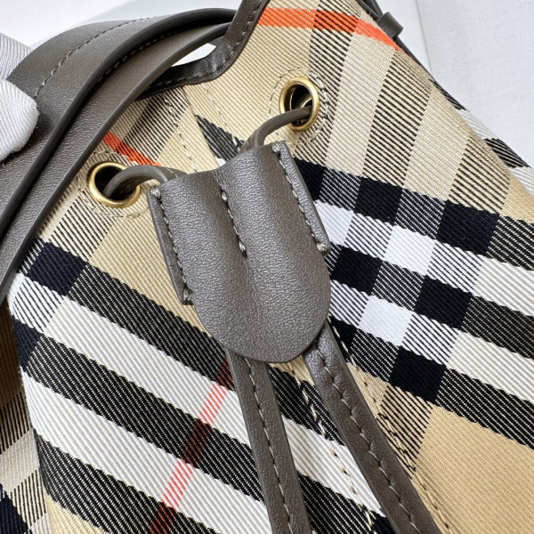 B**rry medium check drawstring pouch