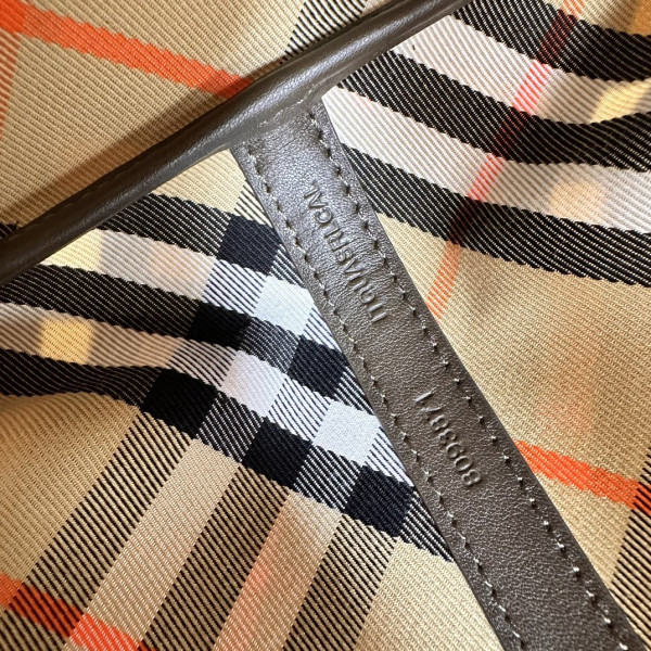 B**rry medium check drawstring pouch