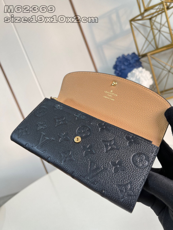 l0*is V*t0n emilie wallet