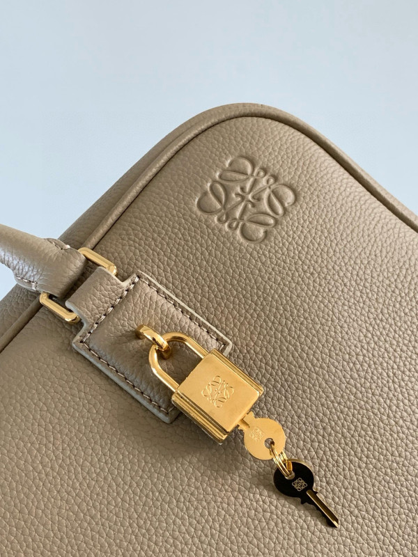 L0ew* amazona 28 bag in nappa calfskin - 28*11*18cm